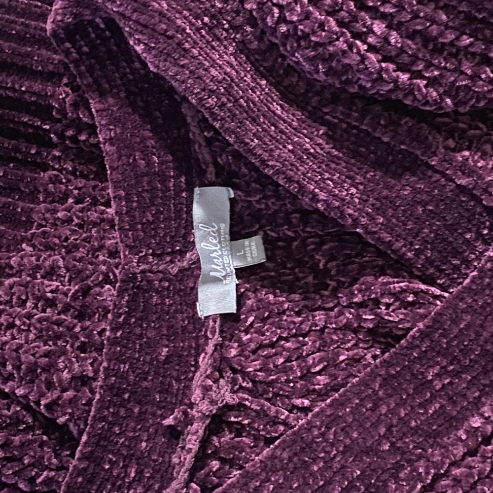 Sweater - Picture 4 of 5